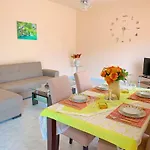 펜션 Village Émbonas